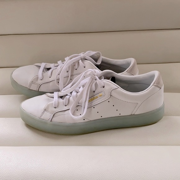 adidas Shoes - Women’s white leather Adidas sleek Size 10